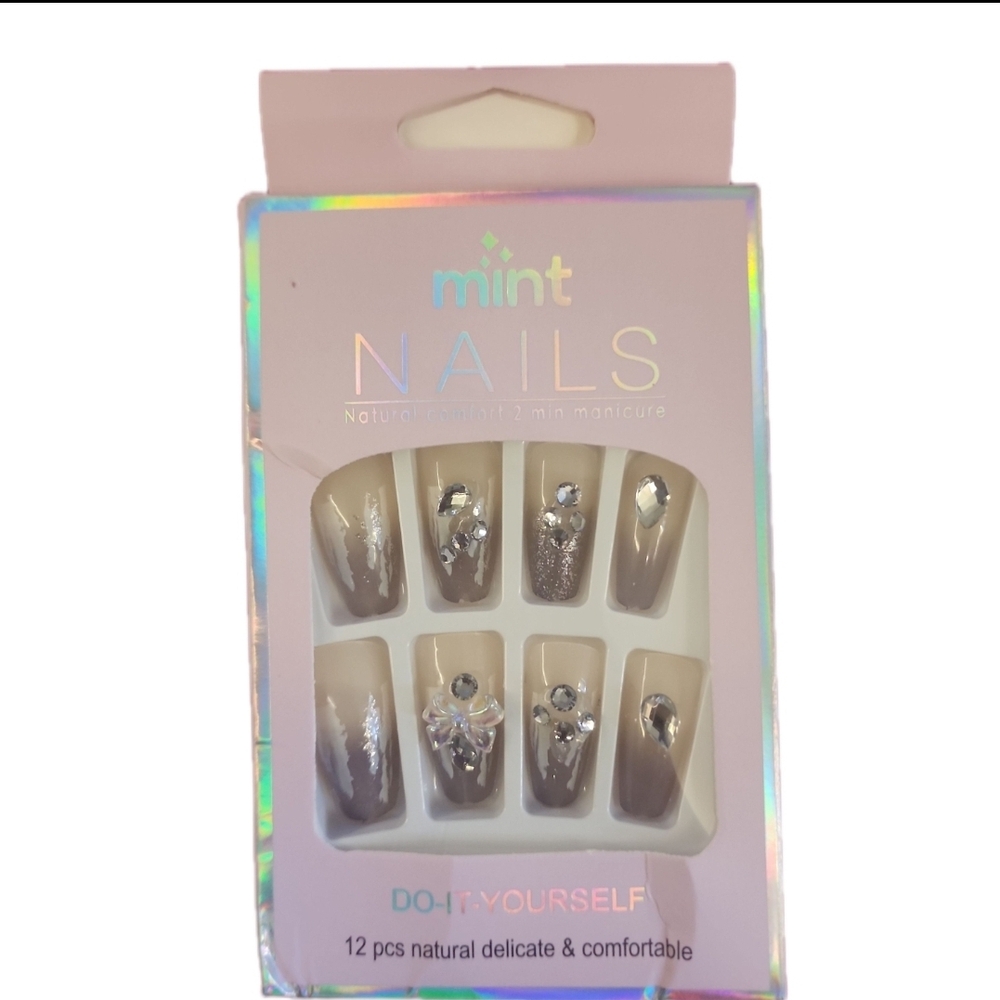 Mint  Nail Set with Rhinestones